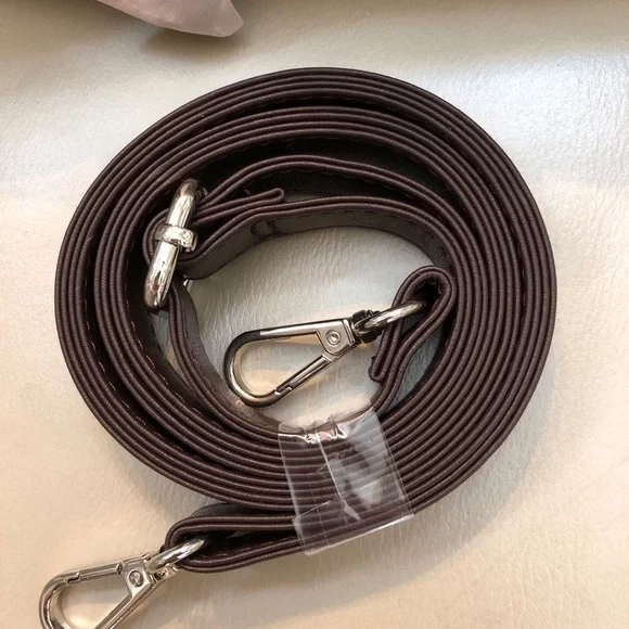 Dooney & Bourke Signature DB tote Crossbody NWOT - Picture 4 of 10